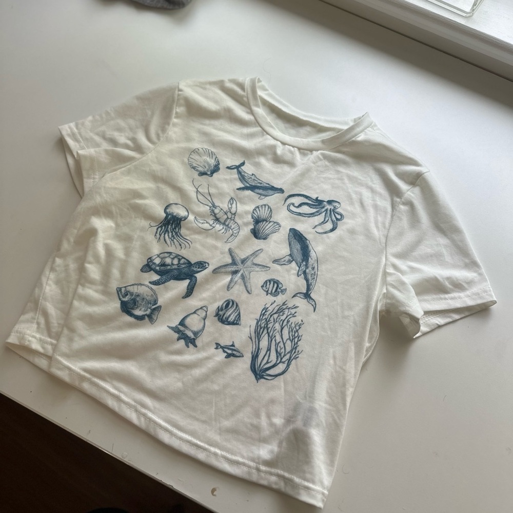 SHEIN White Ocean Graphic Tee